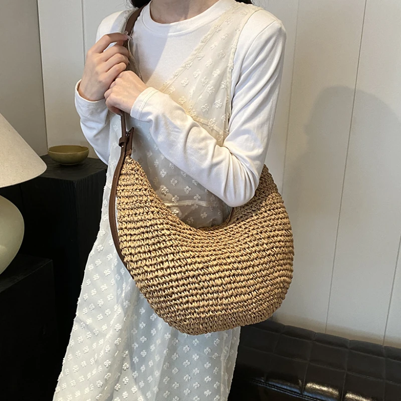 Summer female shoulder bag Hawaii style seaside vacation beach straw bag hand-made Forest style dumpling trend weaving bag