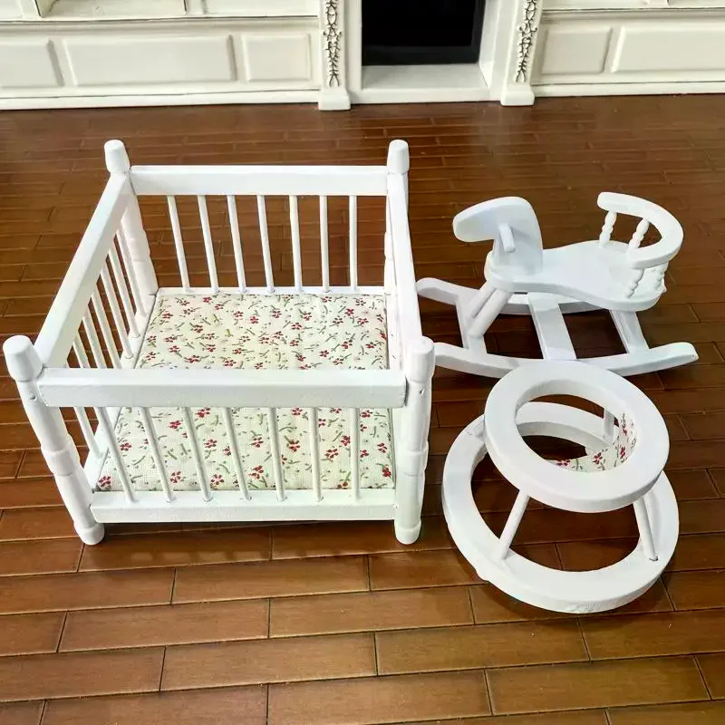 ชุดของเล่นจำลองบ้านตุ๊กตา 1:12 ประกอบด้วย คอกกั้นเด็ก เตียงเด็ก ม้าโทรจัน รถหัดเดินเด็ก 3 ชิ้น สำหรับตกแต่งบ้านตุ๊กตา ของเล่นเสริมสร้างจินตนาการ DIY