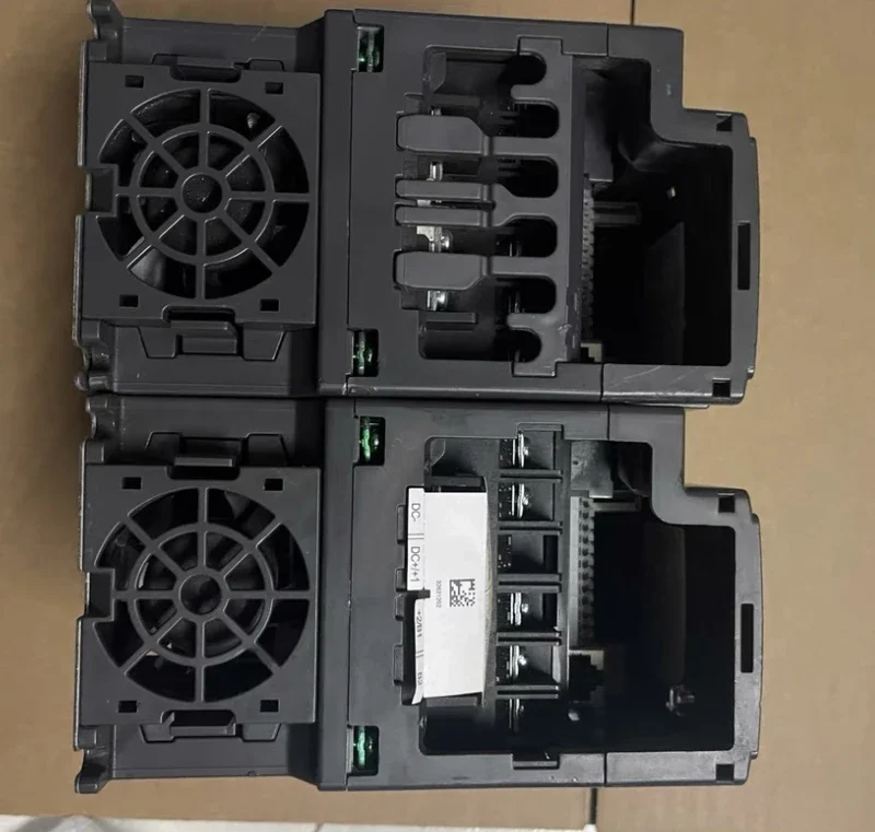 Used VFD11AMS21ANSAA Converter 220V 2.2 kw