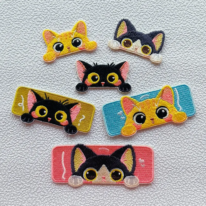 Animais fofos gatos cães remendos bordados autoadesivos roupas decorativas mochila diy adesivo capa de telefone estudante papelaria