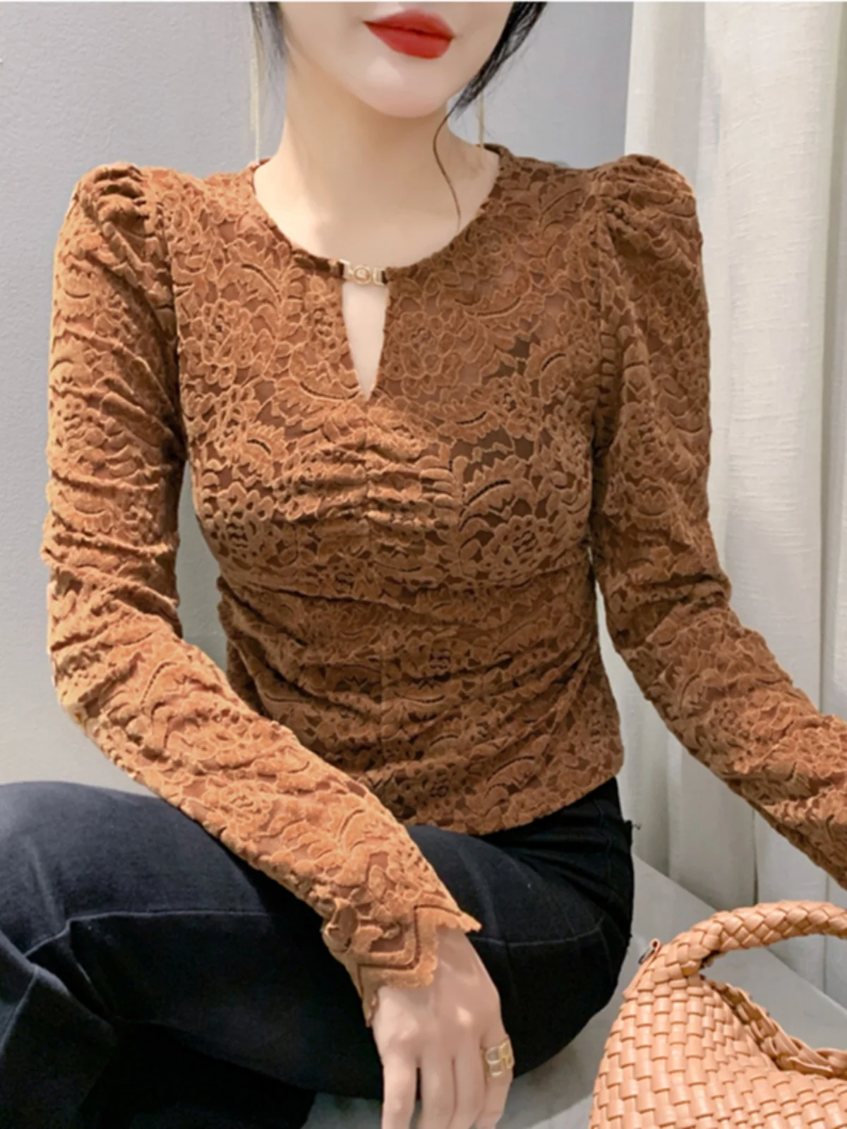 

Сексуальный кружевной топ с вырезами, облегающий, с эффектом сборки сбоку, модный, универсальный, для ношения под одеждой, в корейском стиле, длинный рукав
