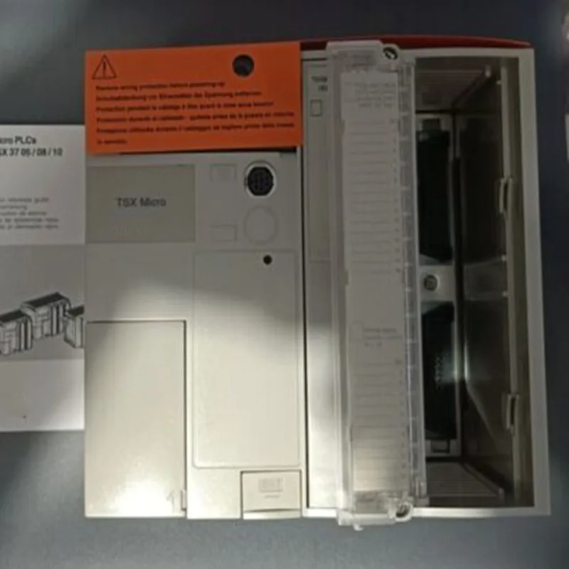 En stock Módulo PLC TSX 3710028 DR1 en buenas condiciones