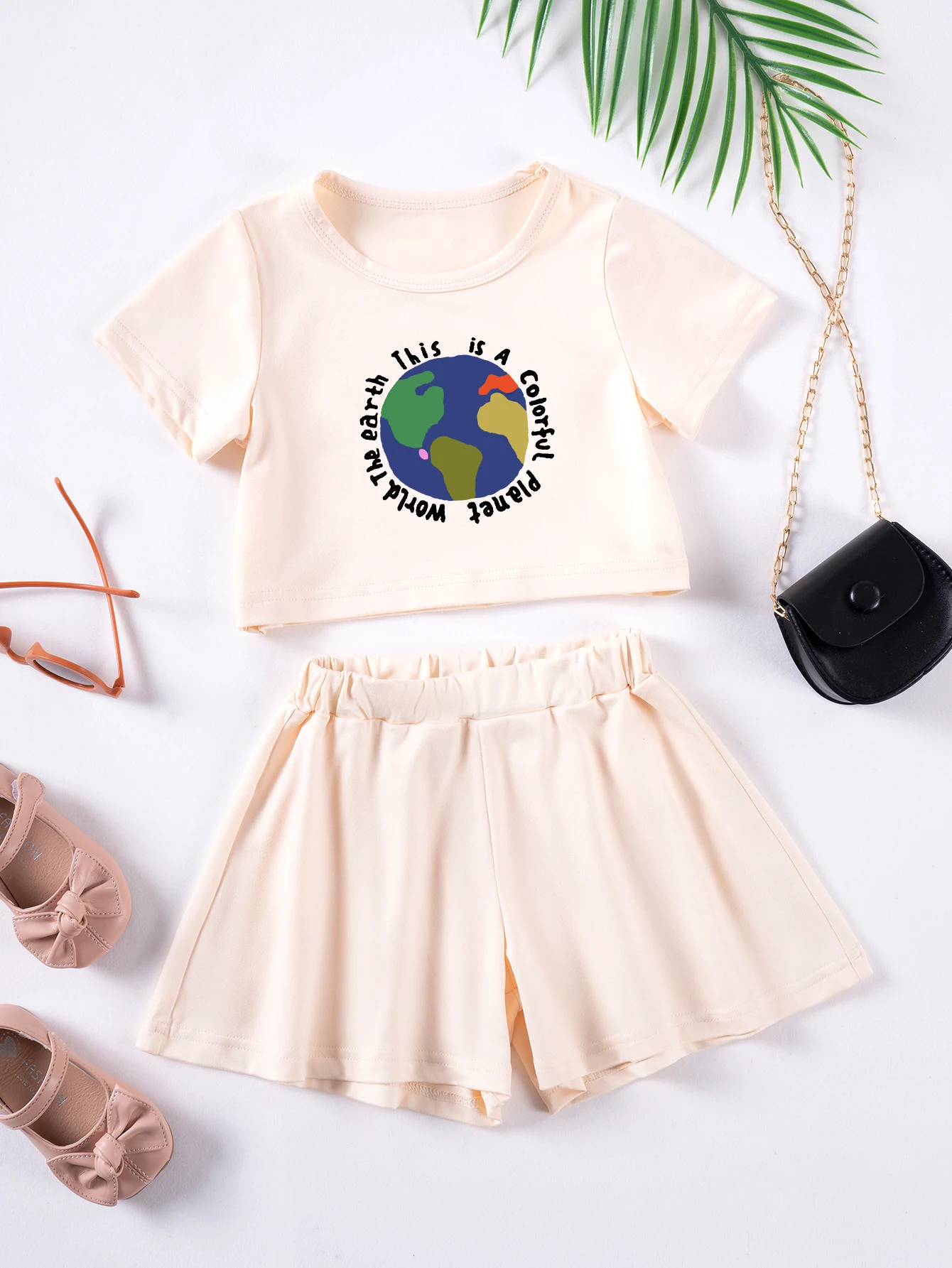 

2025 Girls' Earth Planet Print Tee & Shorts Set Cute Globe Graphic Outfit 1-7T Kids Leisure And Comfort Suit