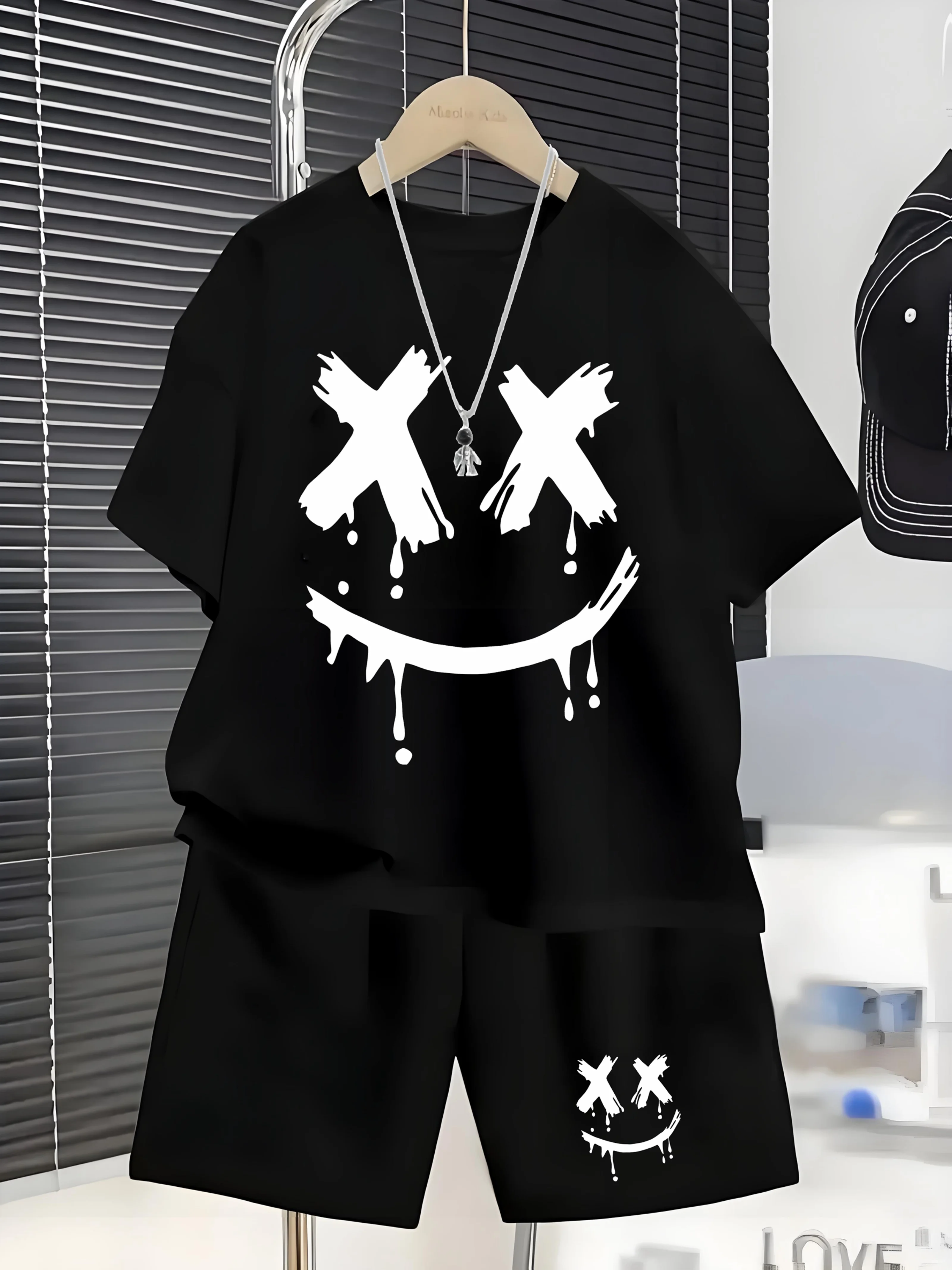 Boys' Simple and Cool XX Happy Face Print Set for Summer -Short Sleeve T-Shirt  Shorts 2-piece Set for Casual and Versatile Wear