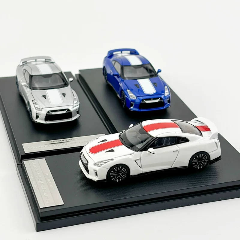 MH Diecast 1:64 Scale GT-R R35 Sports Car Alloy Simulation Car Model Collection Souvenir Ornaments Display Holiday Gift
