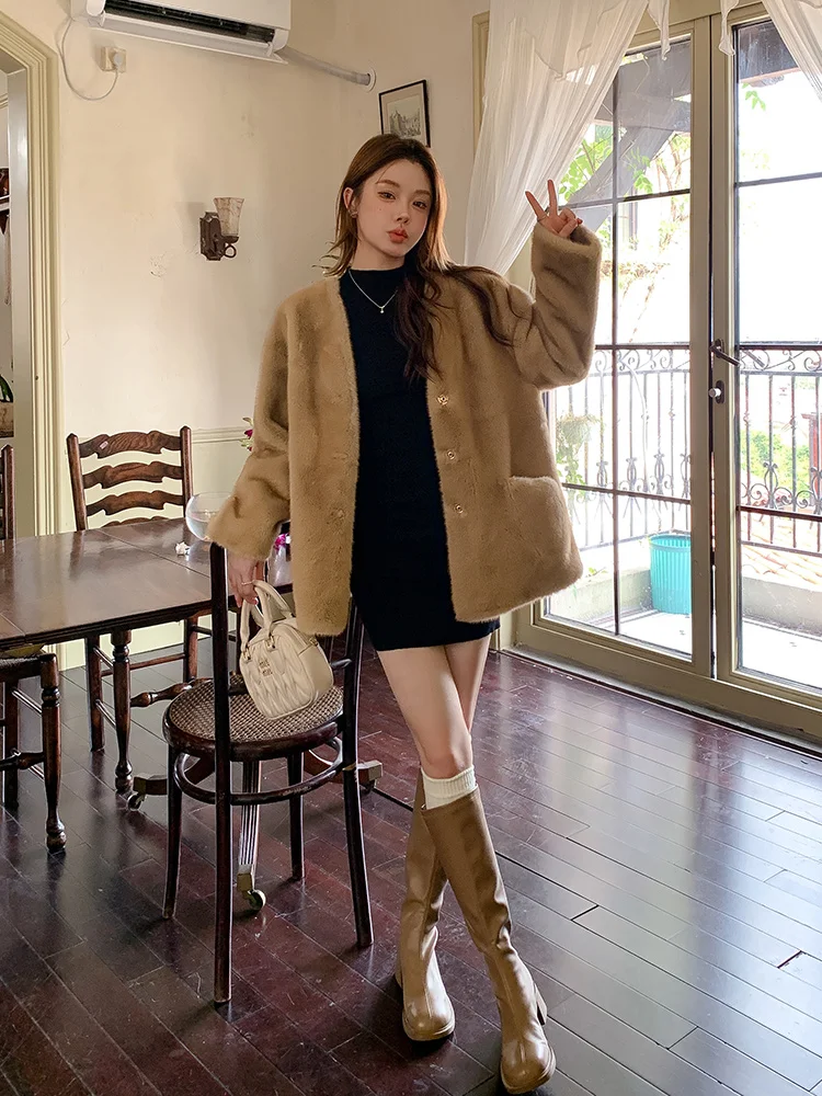 صديقة للبيئة المرأة معطف الفرو المخملية منتصف العمر Sle معطف المنك الاصطناعي طويل Sve V-Ne Thiened الشتاء ملابس خارجية