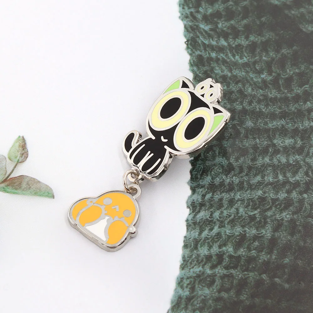 Niedliche Luo Xiaohei BiDiu Emaille-Pin, Schwarze Katze und Gelbes Küken Brosche, Cartoon-Anime-Charakter-Abzeichen für Rucksäcke, Kleidung, Geschenk für Fans – Detail 11