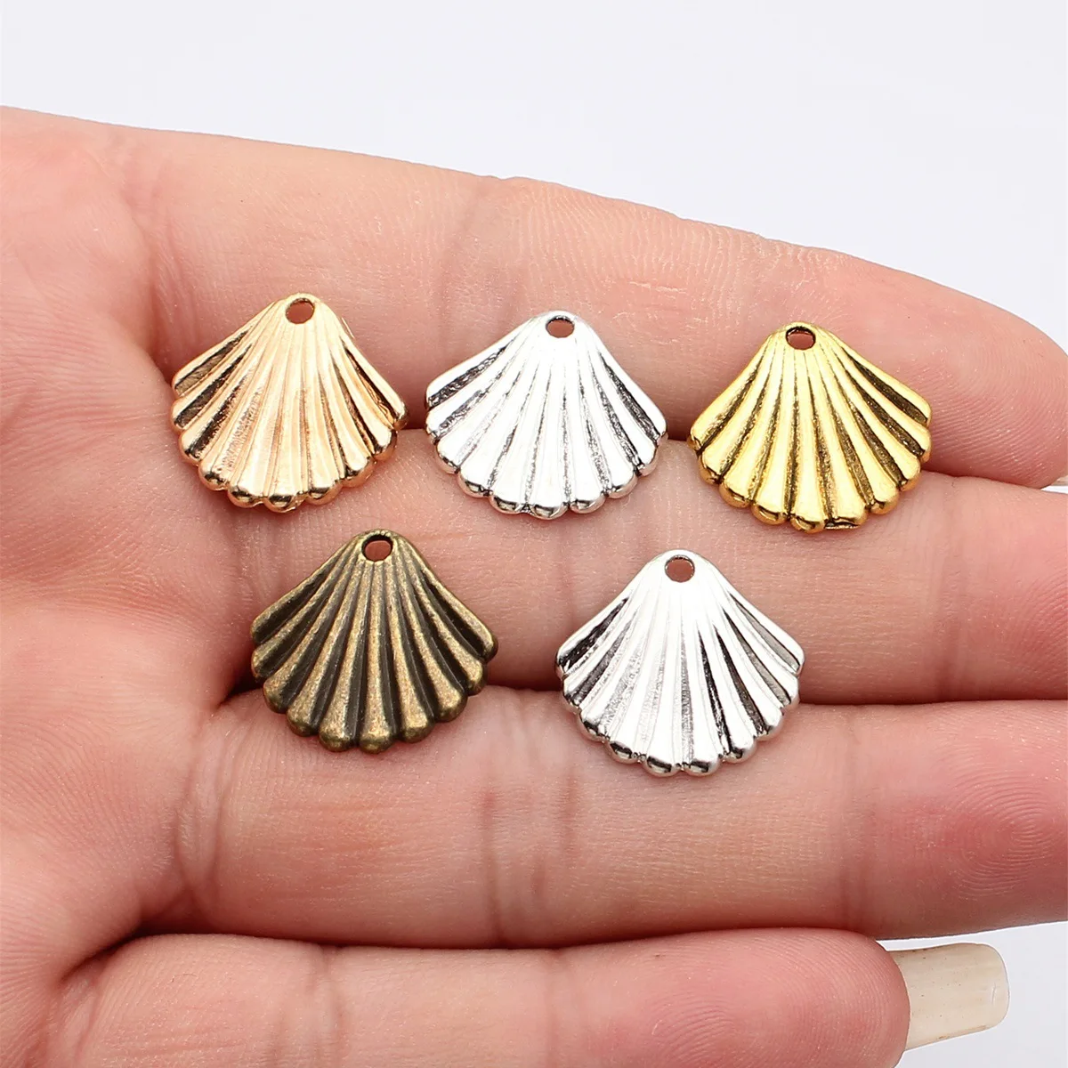 Wholesale Natural Shell Charms Pendant Ocean Beach Charm For DIY Handmade Craft Jewelry Gift Accessories