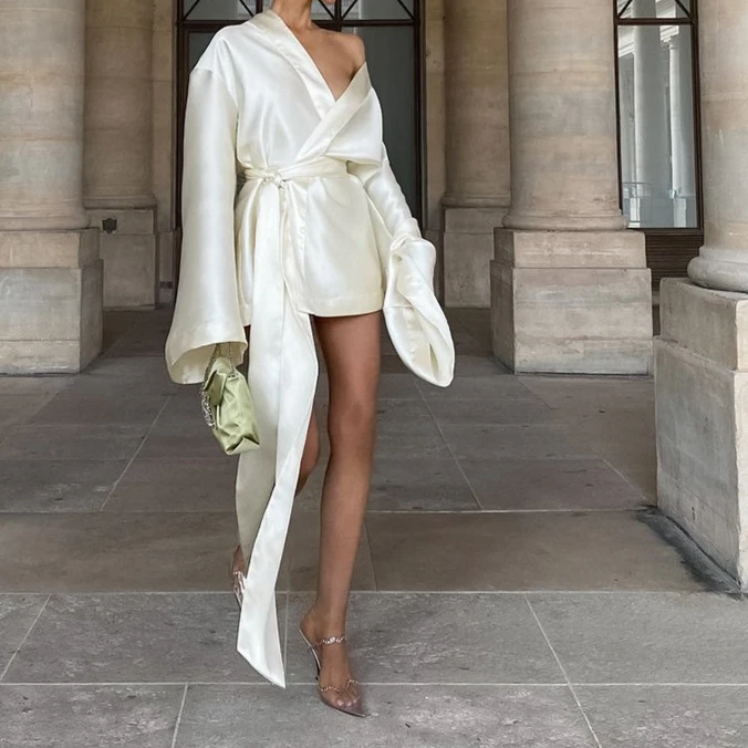 Robe de printemps européenne et américaine à manches longues, bretelles amples, robe en Satin à la mode, jupe courte, vêtements pour femmes