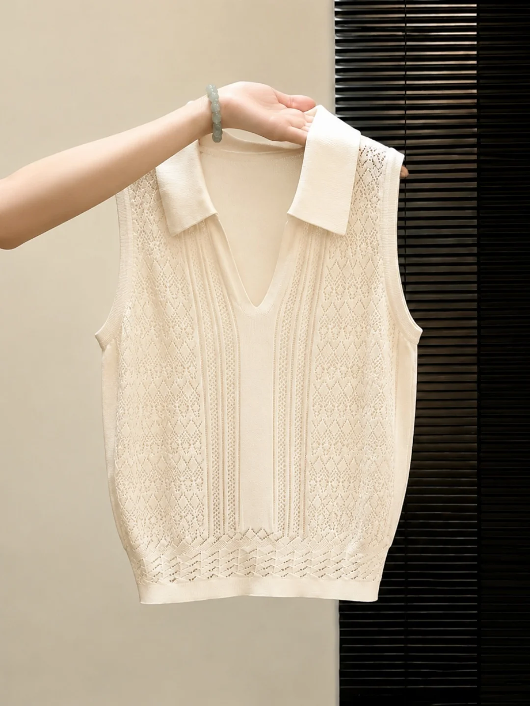 

French Style Knitted Ice Silk Vest Hollow out Sleeveless Collared Top for Women Summer Fashion Ageless High-End Feeling