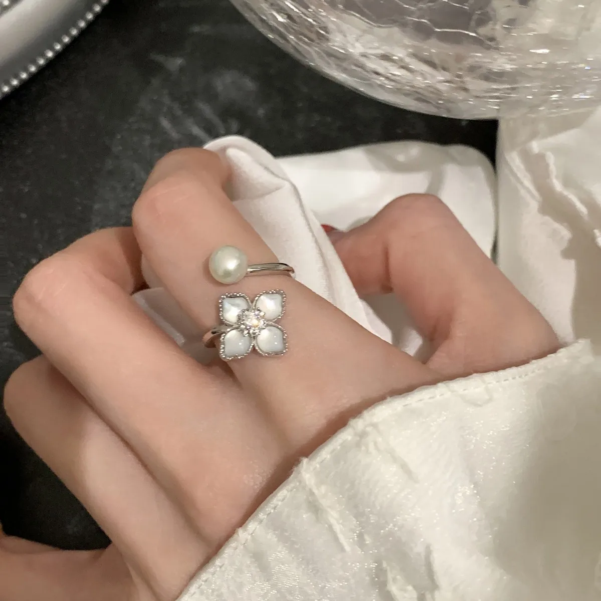 

Женское кольцо с жемчугом, простой нишевый дизайн, регулируемое, универсальное, для указательного пальца.