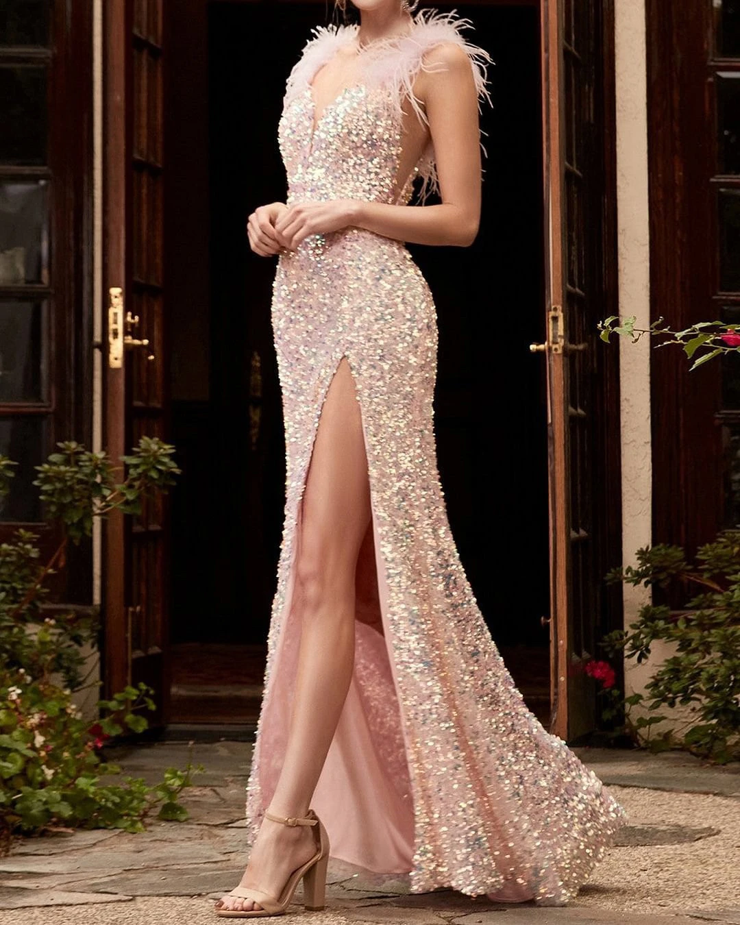 Luxury Sequins Celebrity Dresses Spaghetti Strap Feather Side Split V-neck Mermaid Evening Party Soirée Pink Blue Prom Gowns New