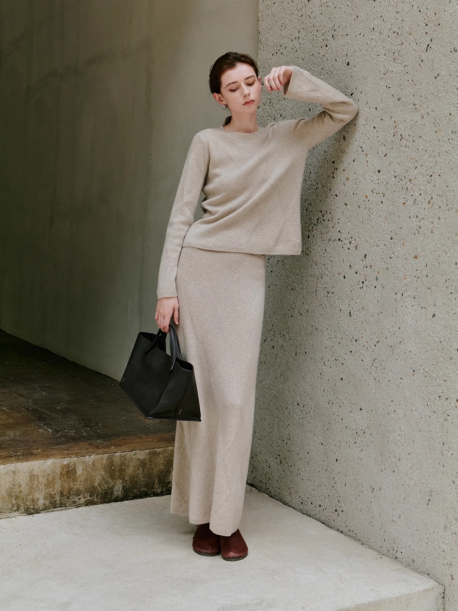 

Женский зимний свитер Ele Geometric Stitch Soft Camere Knitwear с круглым вырезом и широкими рукавами, модель U6587M0, комфортный крой