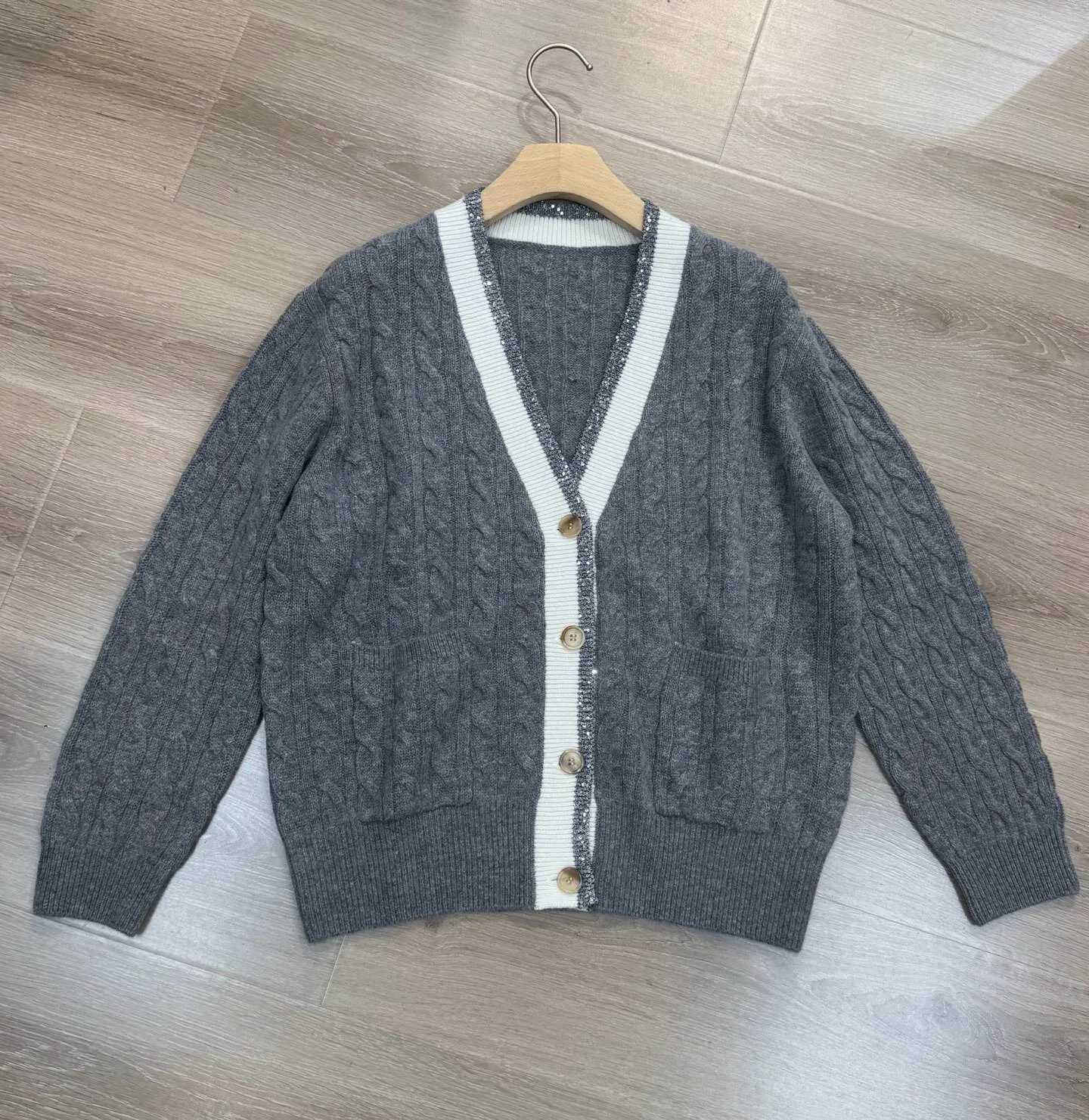 2026 Autumn Winter New Women's V-neck Old Money Wind Twisted Flower Contrasting Color Cashmere Wool Knitted Cardigan Coat