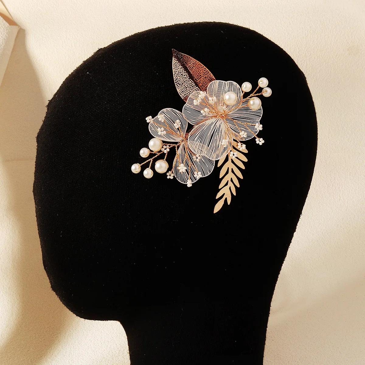 European and American Openwork Metal Leaf Floral Pearl Hair Clip Headpiece For Women Banquet Festive Elegant Hair Accessories