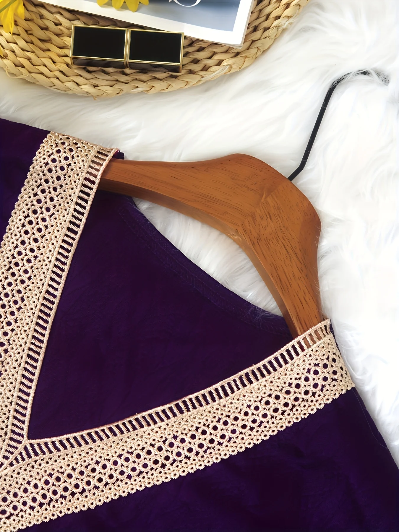 Stilvoller V-Ausschnitt-Pullover mit Spitzenbesatz für Damen in Übergrößen für mühelose Eleganz – Detail 15