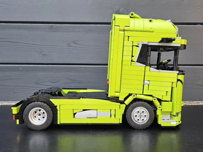 NEW 1288PCS MOC 178876  2021 DAF XG 4x2 Tractor Truck Model Heavy Semi Truck Building Blocks Assembly Toy Gift view 3