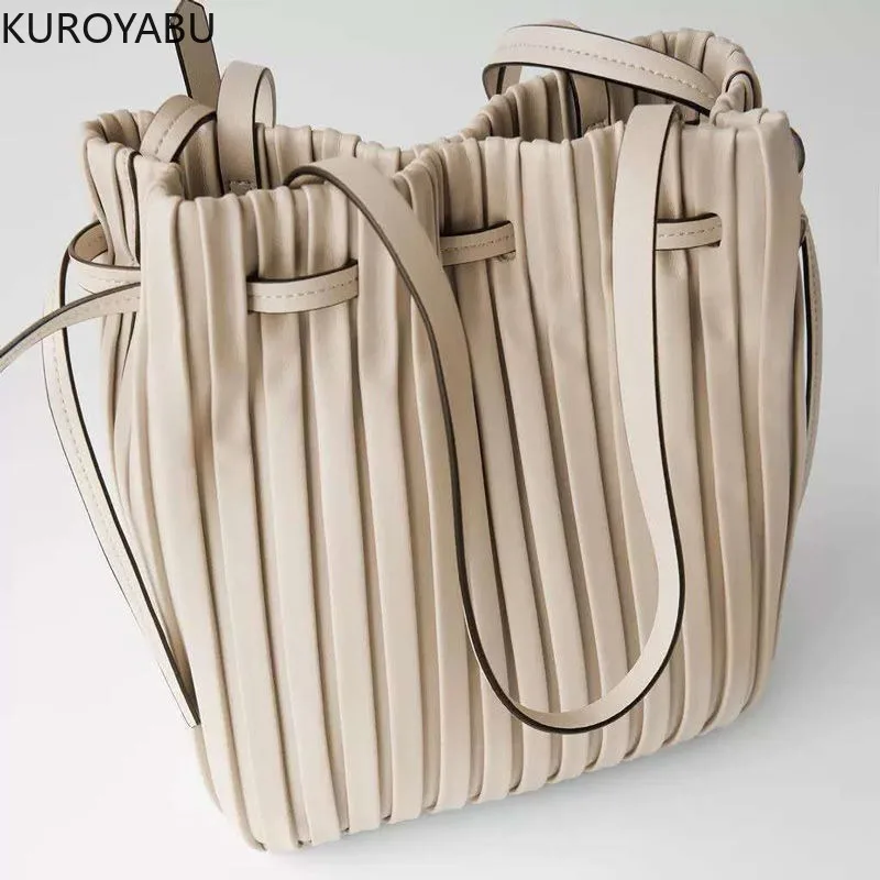 Pleated Y2k Shoulder Bags for Women 2024 Fashion Korean Bookbag Casual Luggage Travel Designer Bucket Bag Mochilas Mujer