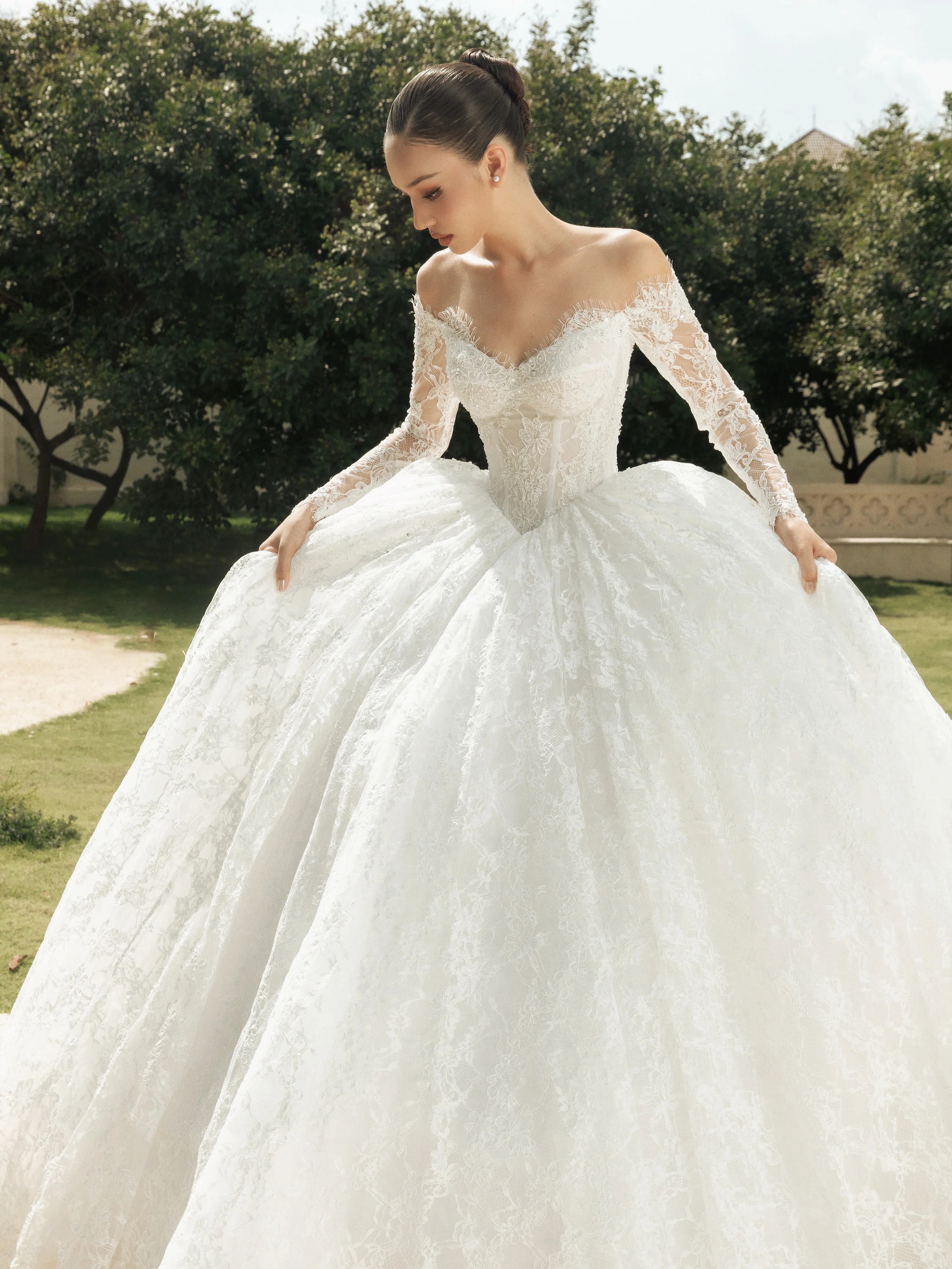 Lace Weddings Dresses Off Shoulder Long Sleeves A Line Bride Dress Strapless Long Train Princess Church Bridal Gown Customized image 4