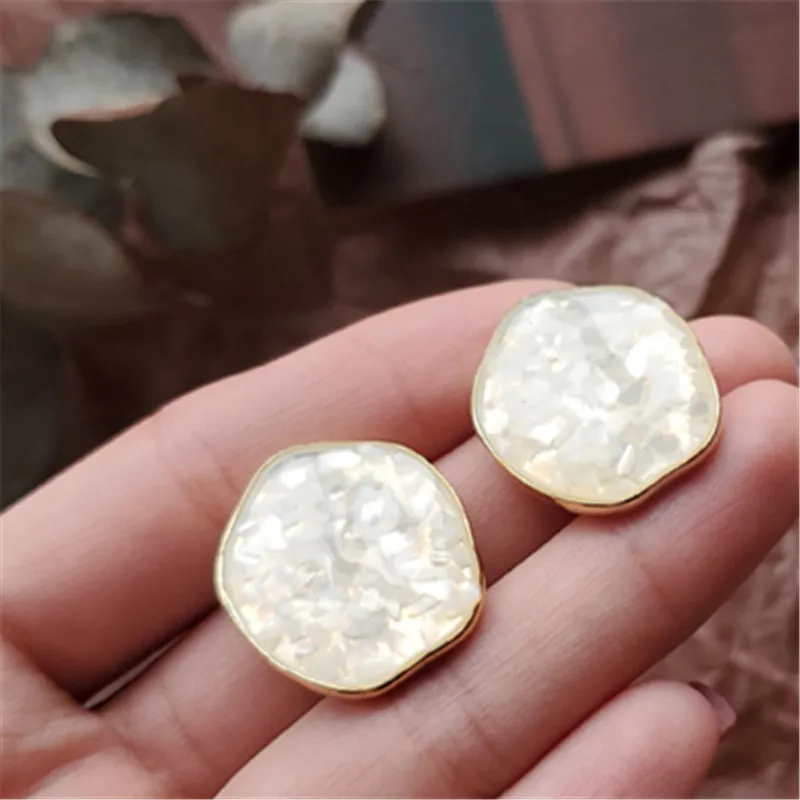 Unique contracted exaggerated earrings seven color restoring ancient ways is dazzle colour earrings delicate earrings wholesale