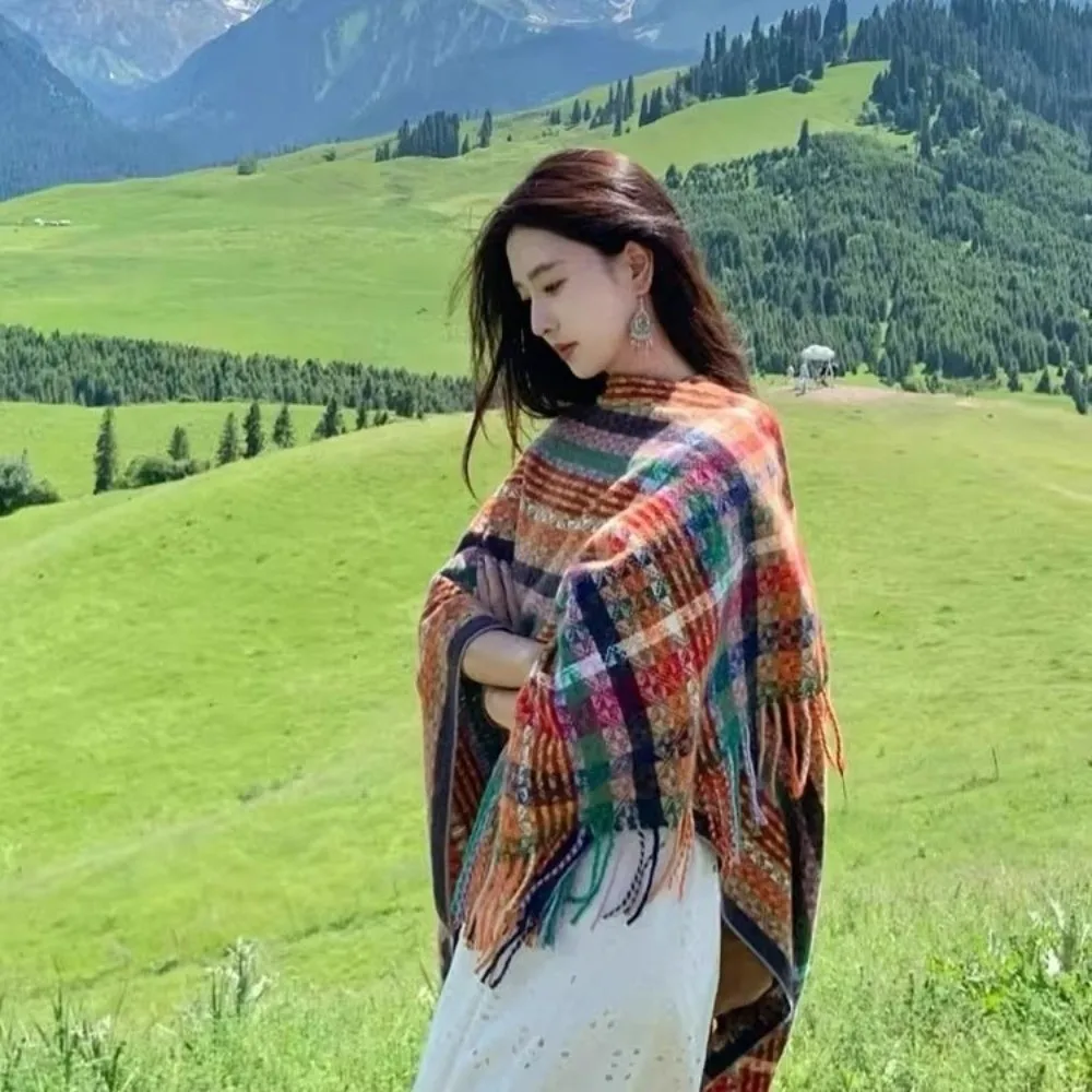 Elegant Bohemian Mongolian Poncho Gradient Color Ethnic Style Knitting Wrap Cloak Keep Warm Winter Knitted Cape for Women
