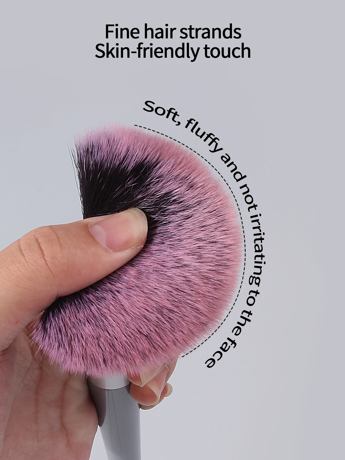 12개의 부드러운 모의 메이크업 브러쉬 세트는 뷰티 에그와 삼각형 파우더 퍼프와 짝을 이루며 초보자에게 매우 유용합니다.