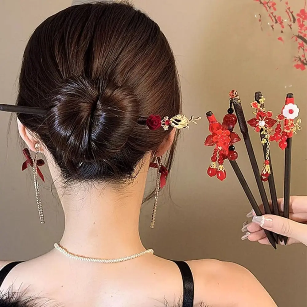 Retro ดอกไม้ไม้ผมพู่สีแดง Hanfu Hairpin ผมตะเกียบส้อมผม Cheongsam อุปกรณ์เสริม