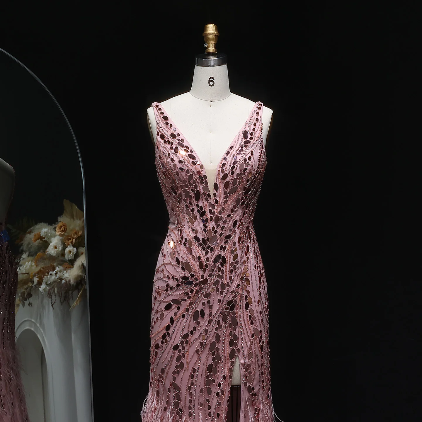 Sharon Said Marineblaues Meerjungfrauen-Abendkleid mit Federn, Seitenschlitz, Perlenbesatz, Damen-Hochzeitskleid, Partykleid, Ballkleid 2026 SS066 Maßanfertigung – Detail 10