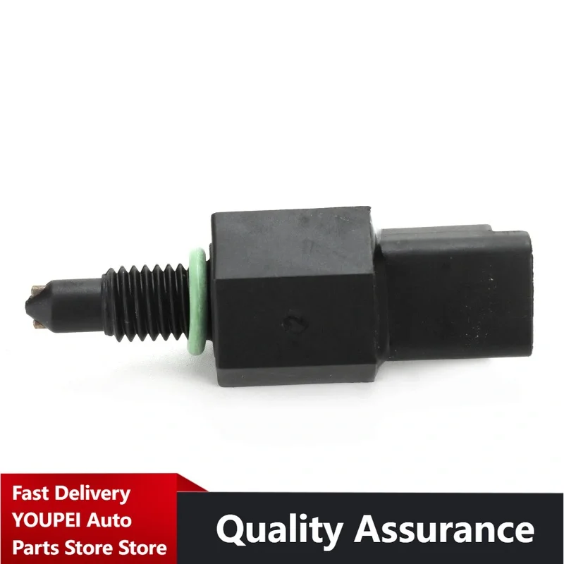 

OEM: LR029269 - Oil Pressure Switch Sensor For Land Rover 2.2L Diesel