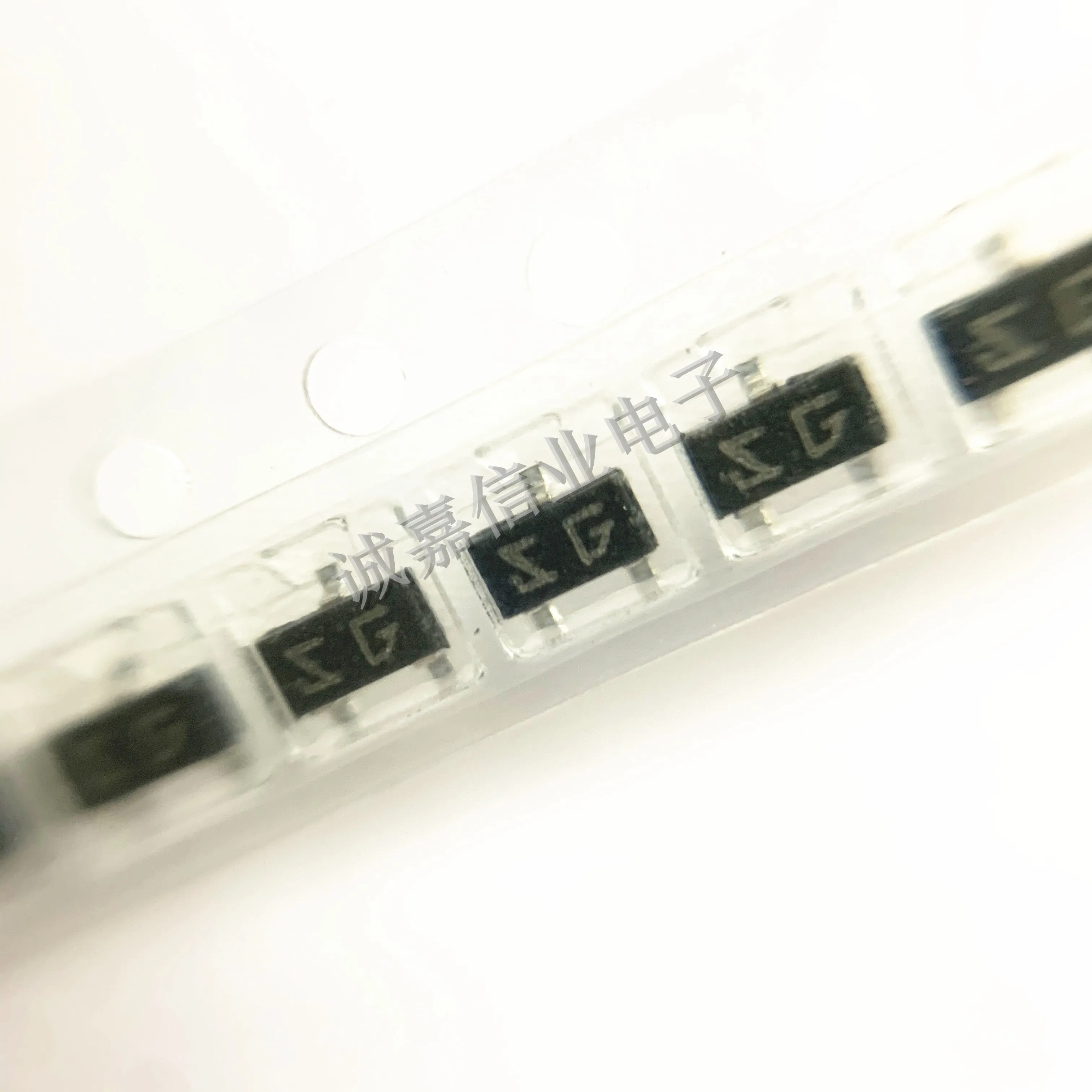 100pcs/Lot 2SA1162-GR SOT-23-3 MARKING;SG Bipolar Transistors - BJT PNP Transistor -50V S-Mini -0.15A -0.3V