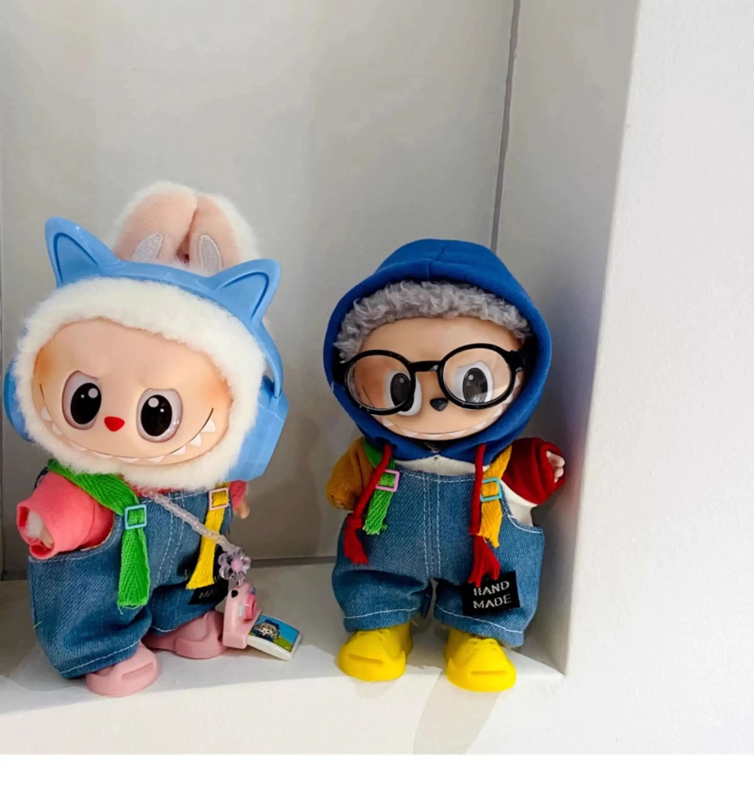 

Джинсовый комбинезон с подвеской Labubu, 17 см, мини-дизайнерская кукла, наряд V1 V2, роскошные аксессуары, оригинальный дизайн, детская одежда