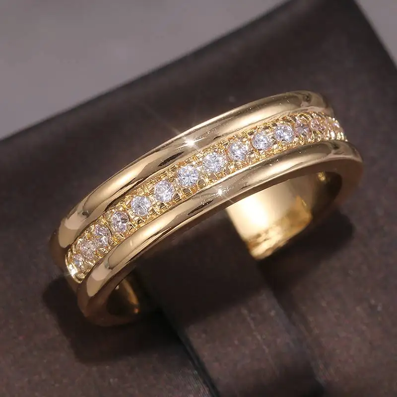Huitan Vielseitiger Damenring mit eingelegtem, hellem Zirkonia, modisch, für Partys, Goldfarbe/Silberfarbe, Accessoires, luxuriöser Damenschmuck