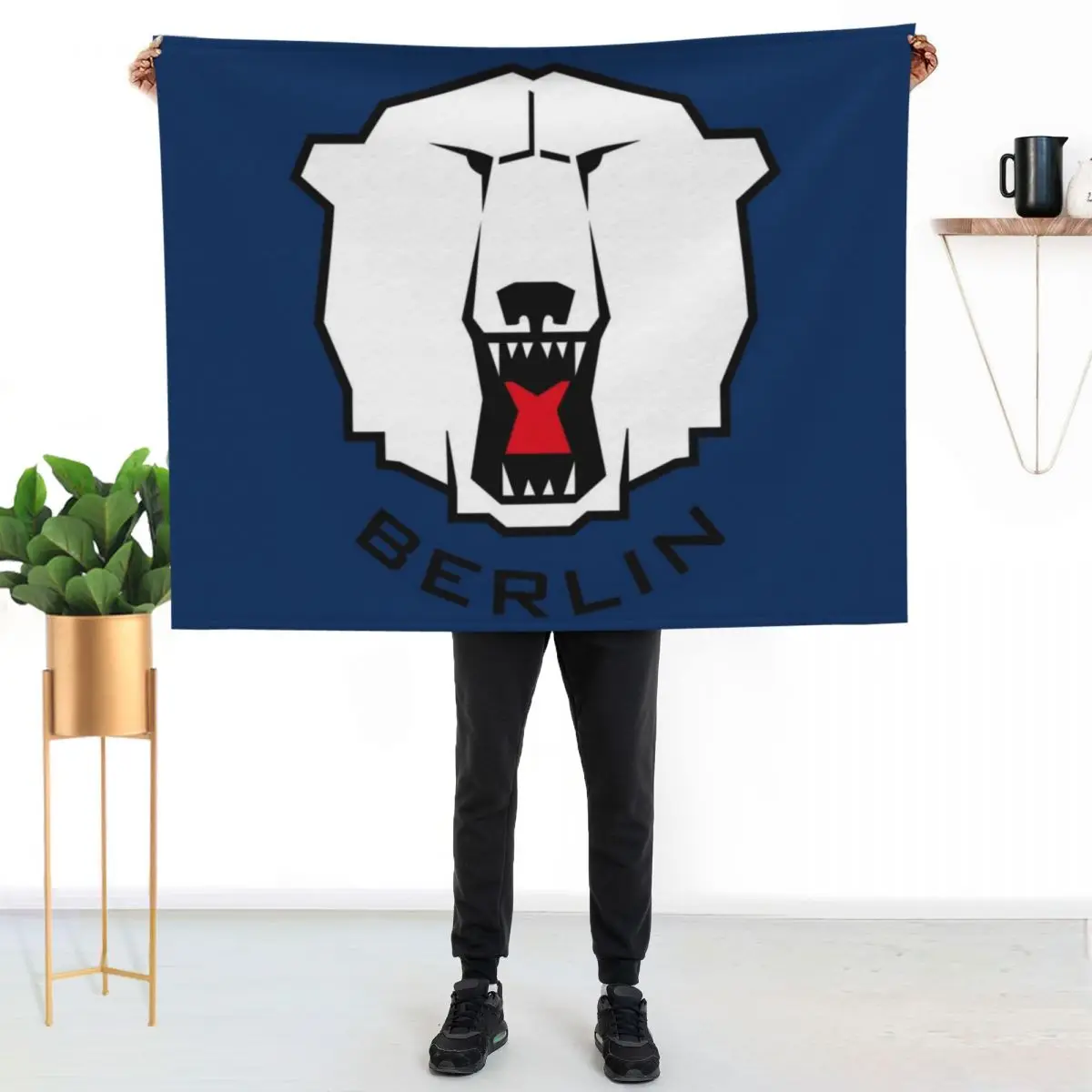 Eisb?ren Berlin Throw Blanket Tourist Luxury Luxury Designer Decorative Beds Furrys Thermals For Travel Blankets