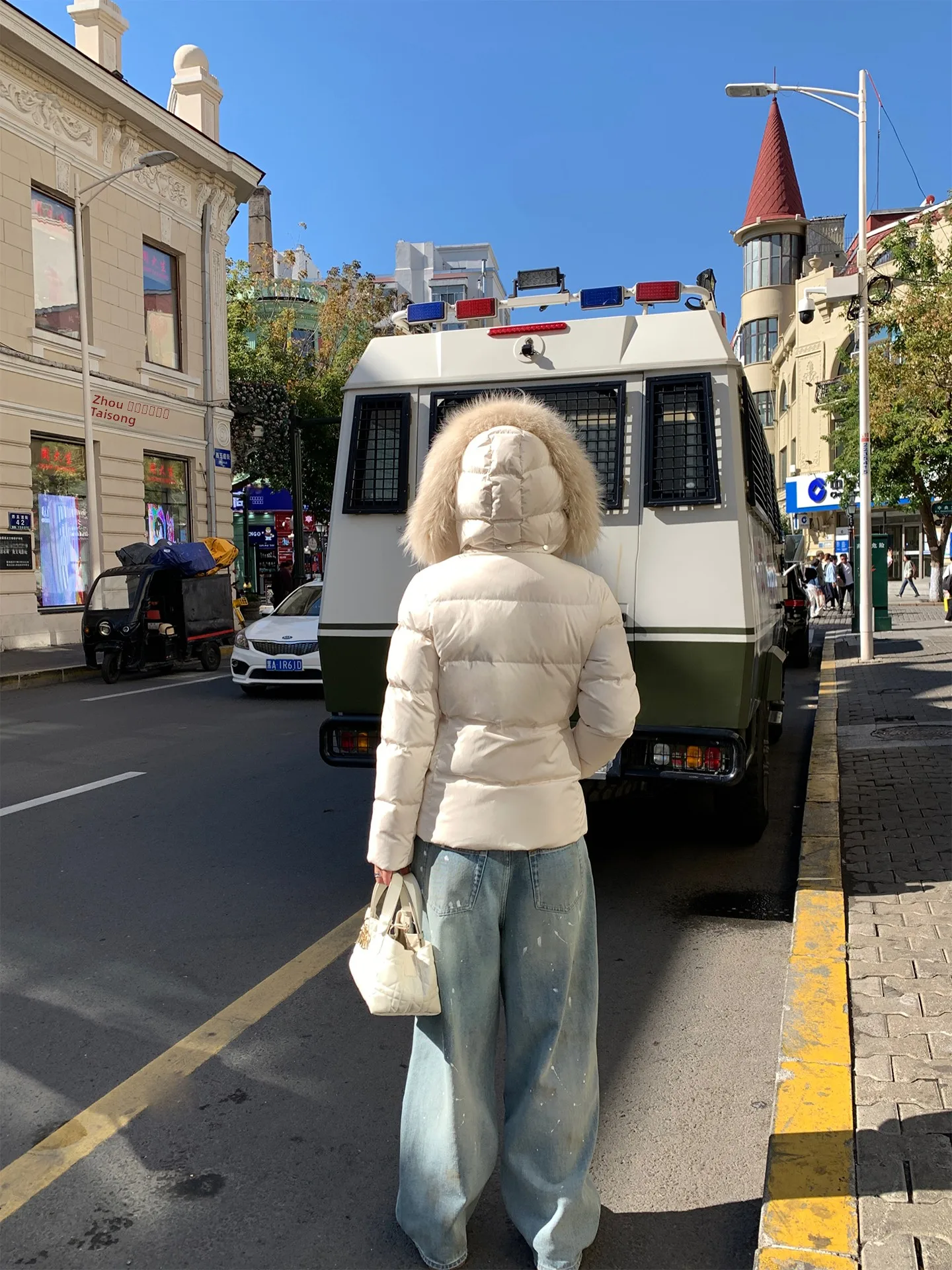 

Women's Detachable White Du down Jaet with Fur Collar Waist-Cinching Hat Included Commute Sle Thi Winter Coat