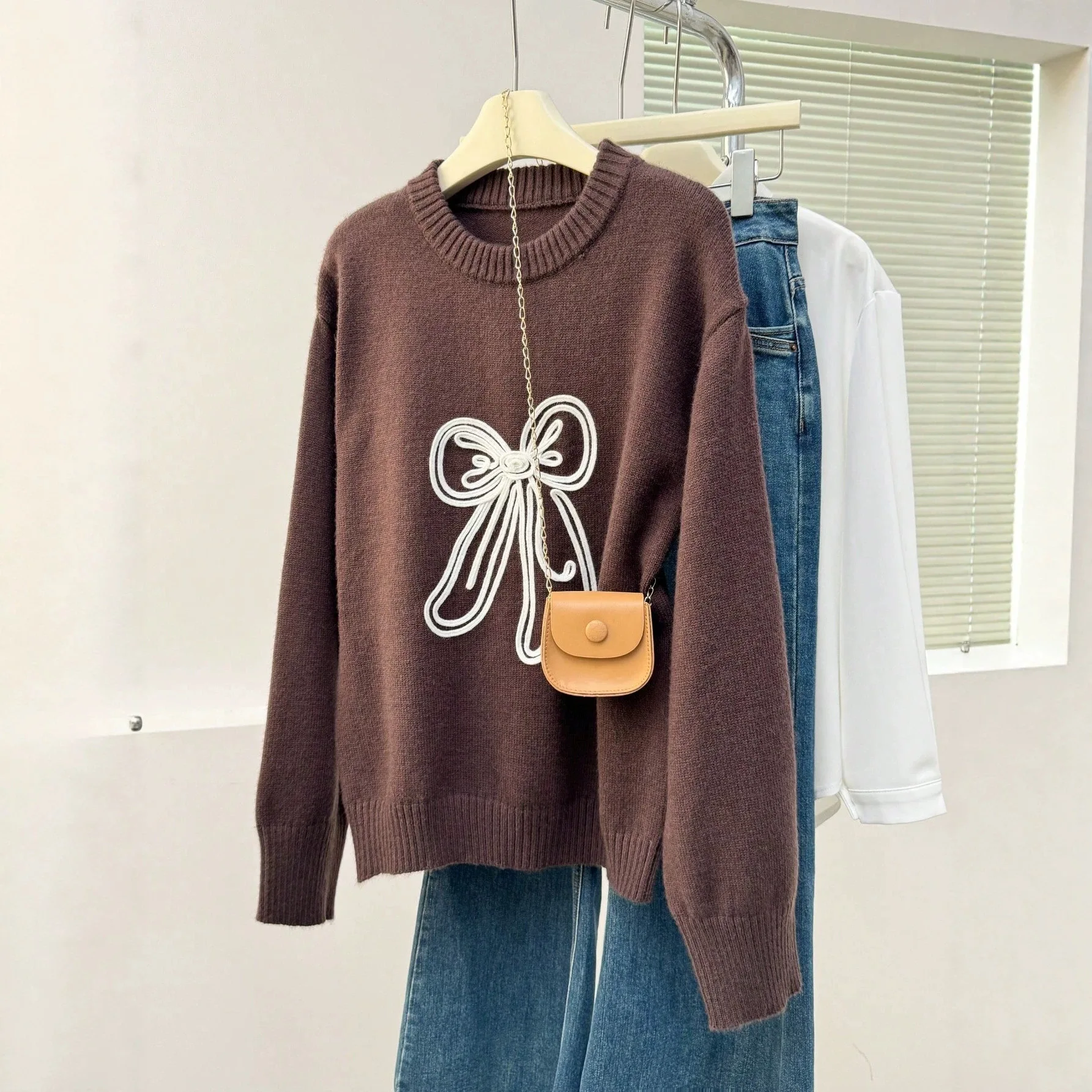 Cute Bow Embroidery Sweater Women Korean Style Round Neck Loose Knit Tops Chic Casual Long Sleeve Pullovers Jumper Outerwear 4