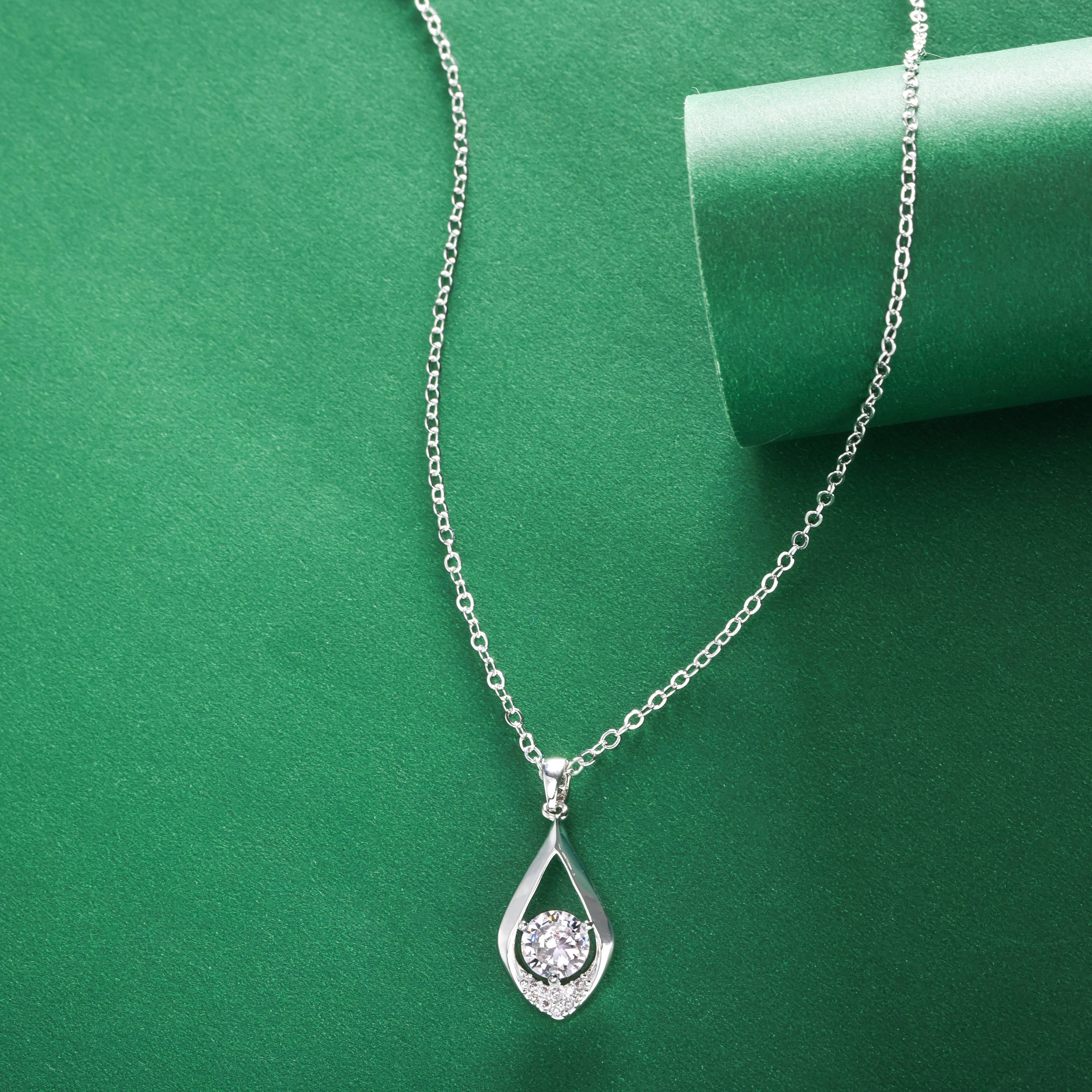 1-Karat-Tropfen-Moissanit-Anhängerhalskette aus 925er Silber für Damen, die beste Wahl für liebevolle Geschenke zu Geburtstagen, Valentinstag, Halloween und Weihnachten, wird mit einer exquisiten