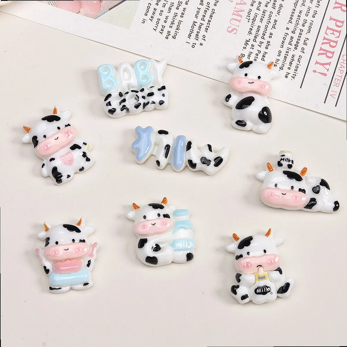 100pcs Cute Resin Cartoon Mini Cow Charms DIY Accessories Phone Case Hairpin Keychain Earring Scrapbook Pendant Decor
