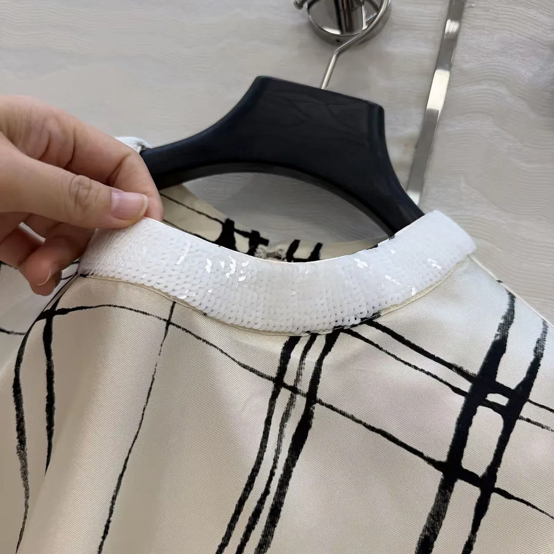2026 New Fashion Summer Sequins Embroidery O-neck Sleeveless 100% Silk Tank Top Women Beige Plaid Pattern Sweet Chic Vest Tops