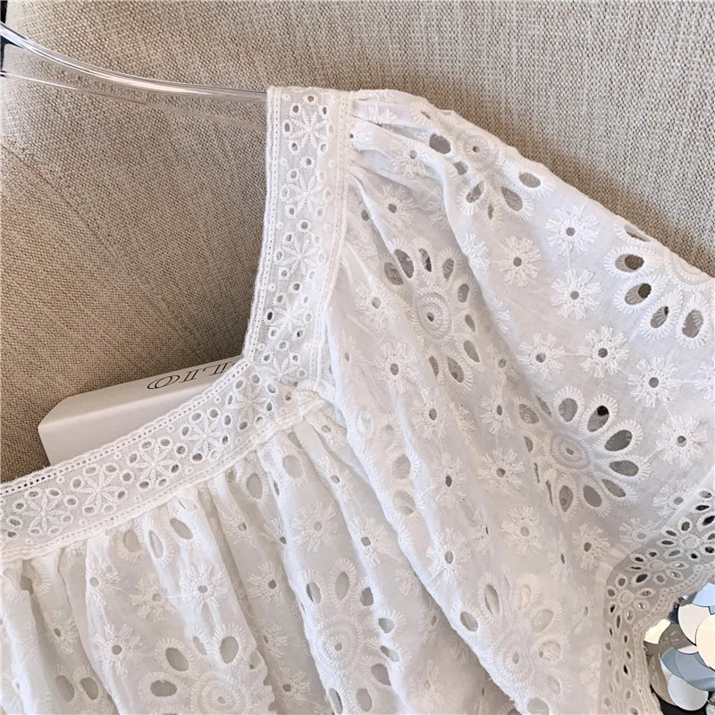 Zomer Franse Bloem Uitgehold Shirt Vierkante Hals Korte Mouwen Kant Vrouwen T-shirt Casual Mode Losse Effen Kleur Vrouwelijke Top