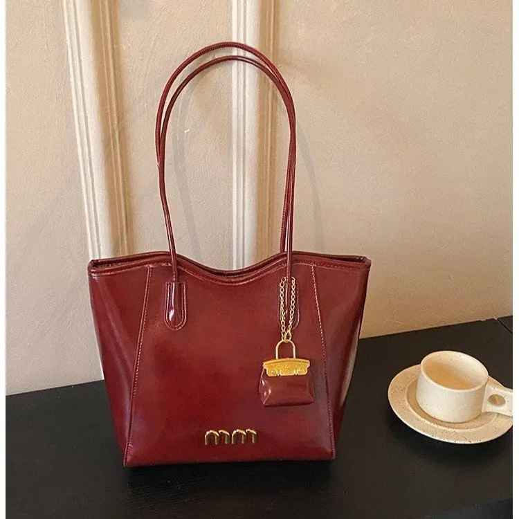 chic-trendy-simple-diaper-bags-for-women-minimalist-classic-shoulder-bag-large-capacity-leather-commuter-bag-elegant-solid-color