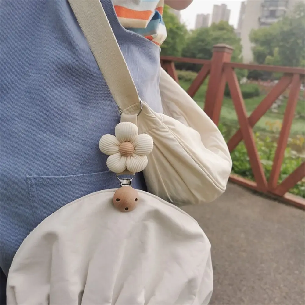 Portable Anti-lost Cotton Flower Hat Clip Wood Clip Hanging on Bag Travel Hat Holder Organizer Gadget Portable Hat Storage Girl
