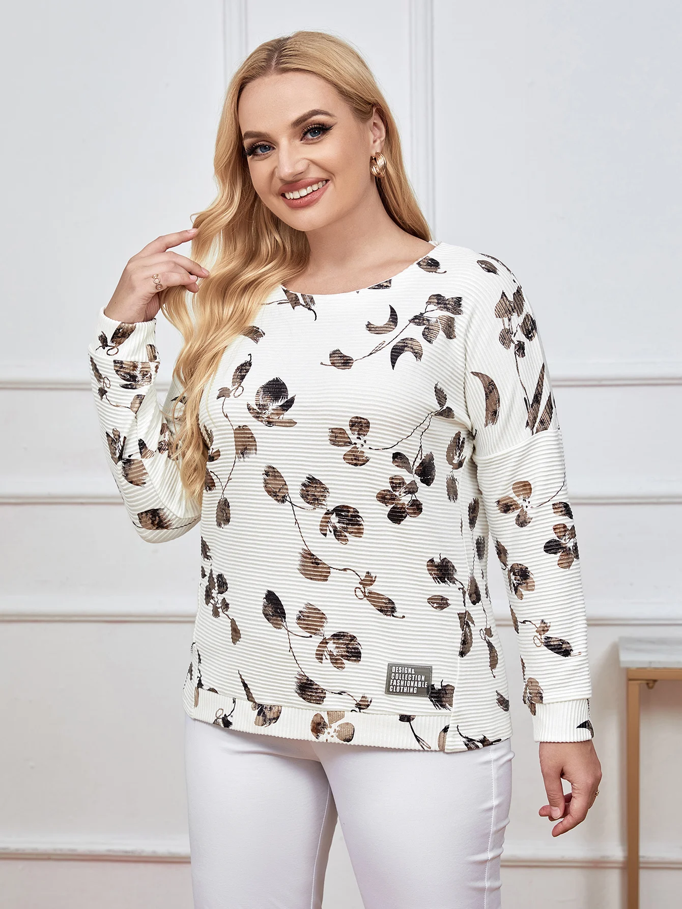 

Women Plus Size Woven Round Neck Shirt Belongs To The Category Of Womens Clothing