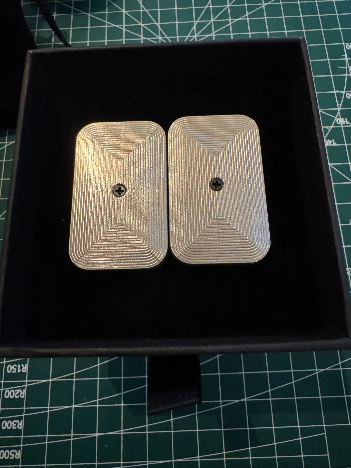 Used EDC Unlimited Push Card Titanium Alloy Baseplate Metal Material, 8 + 6 Layout, Back Pattern Baseplate