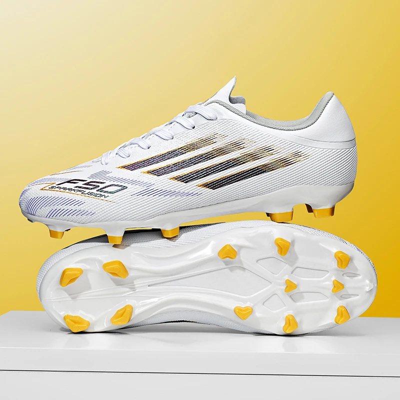 Men FG Resistant Football Shoes Professional High Quality Male Ultralight Outdoor Soccer Shoes Fast Field Football Boots Sports