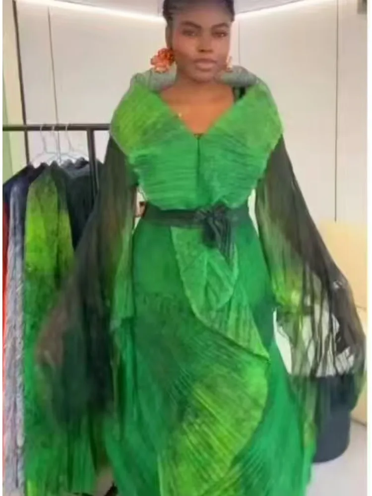 

2025 Fashion Loose Women's Two-piece Set Miyake Pleated Printed Top Pleated Casual Dress Set