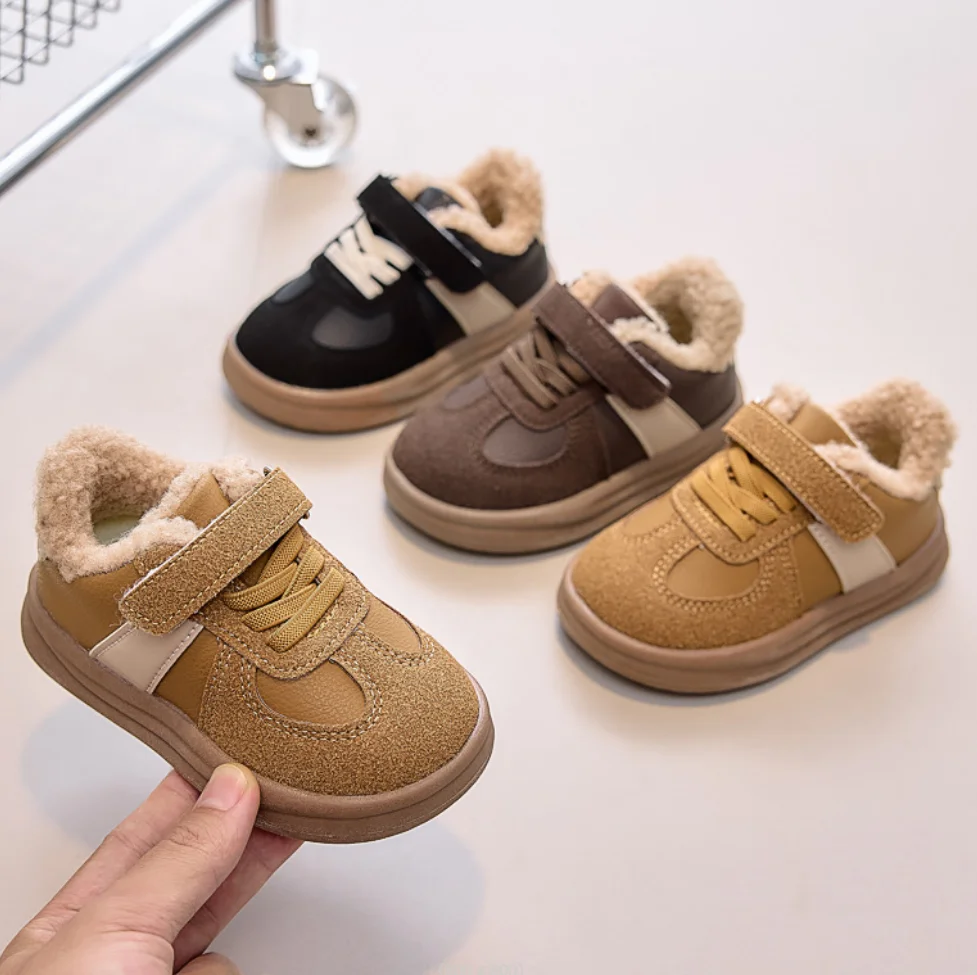 

Детская повседневная хлопковая обувь для мальчиков и девочек, новинка 2025 года, зимние теплые плюшевые детские кроссовки с пушистым мехом, термобелье для бега, спортивные ботинки ﻿
