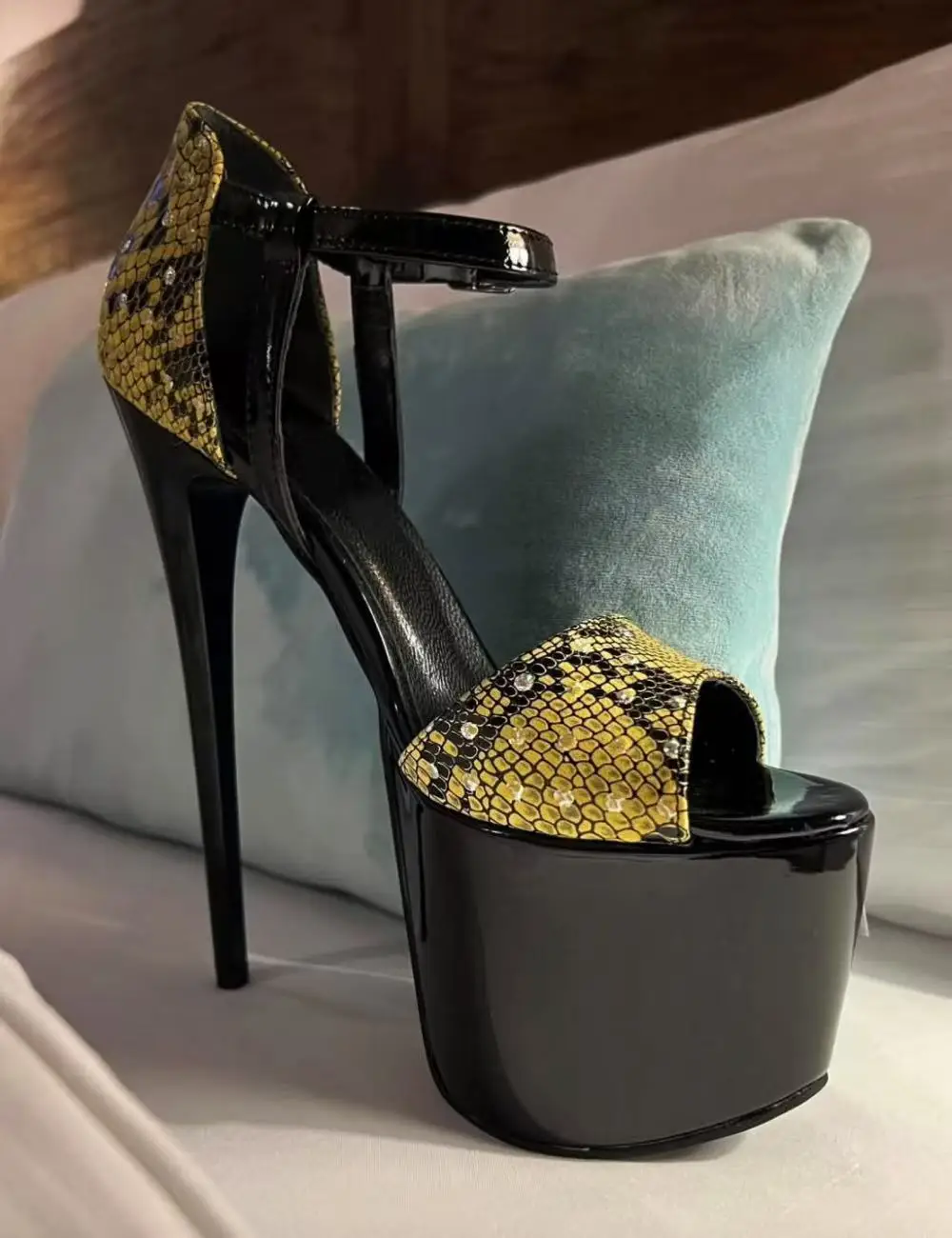 

Yellow Snake Print Platform High Heels Open Peep Toe Single Wide Ankle Strap Design Super Tall Stiletto Heel Sandals