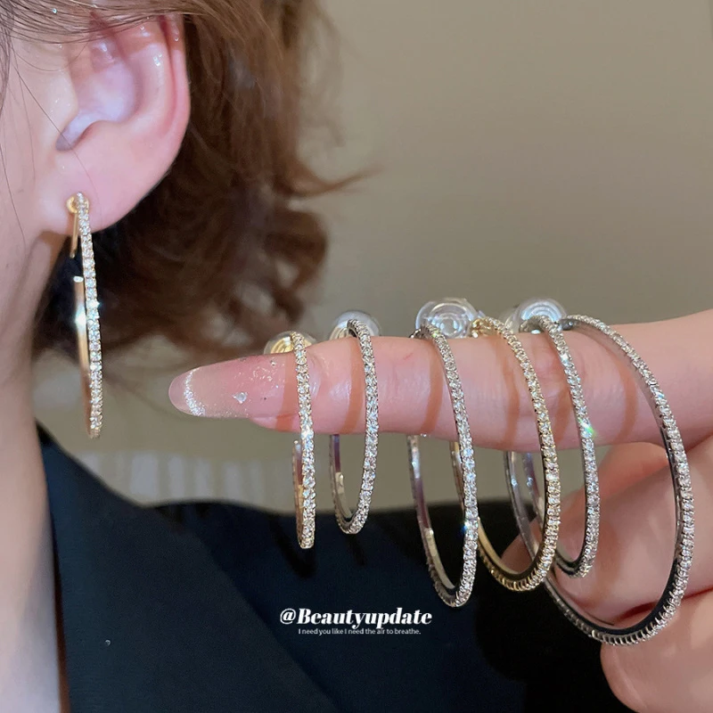 Silver Needle Super Flash Diamond Set Round Pendant Earclips European American Fashion Earrings Light Luxury High Ends Female