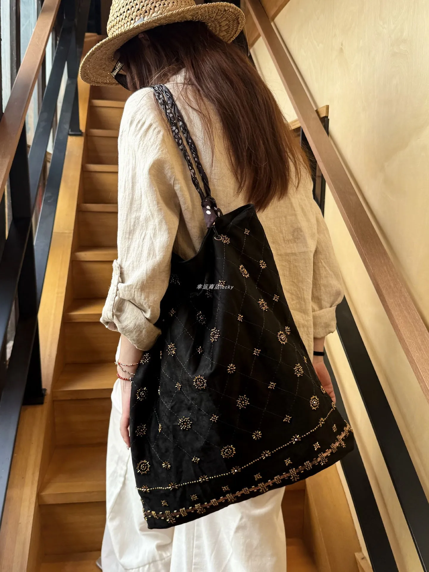 

Замша в стиле ретро, замша, ромбовидная сетка, автомобильная строчка, металлические заклепки, украшение, большая вместительная женская сумка на одно плечо, тренд