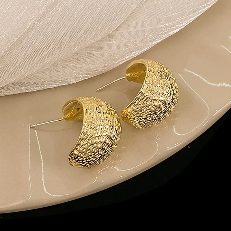 Uneven Surface Metal C Shaped Earrings for Women Vintage Golden Simple Geometry Semicircle Drop Earrings Trendy Party Jewelry
